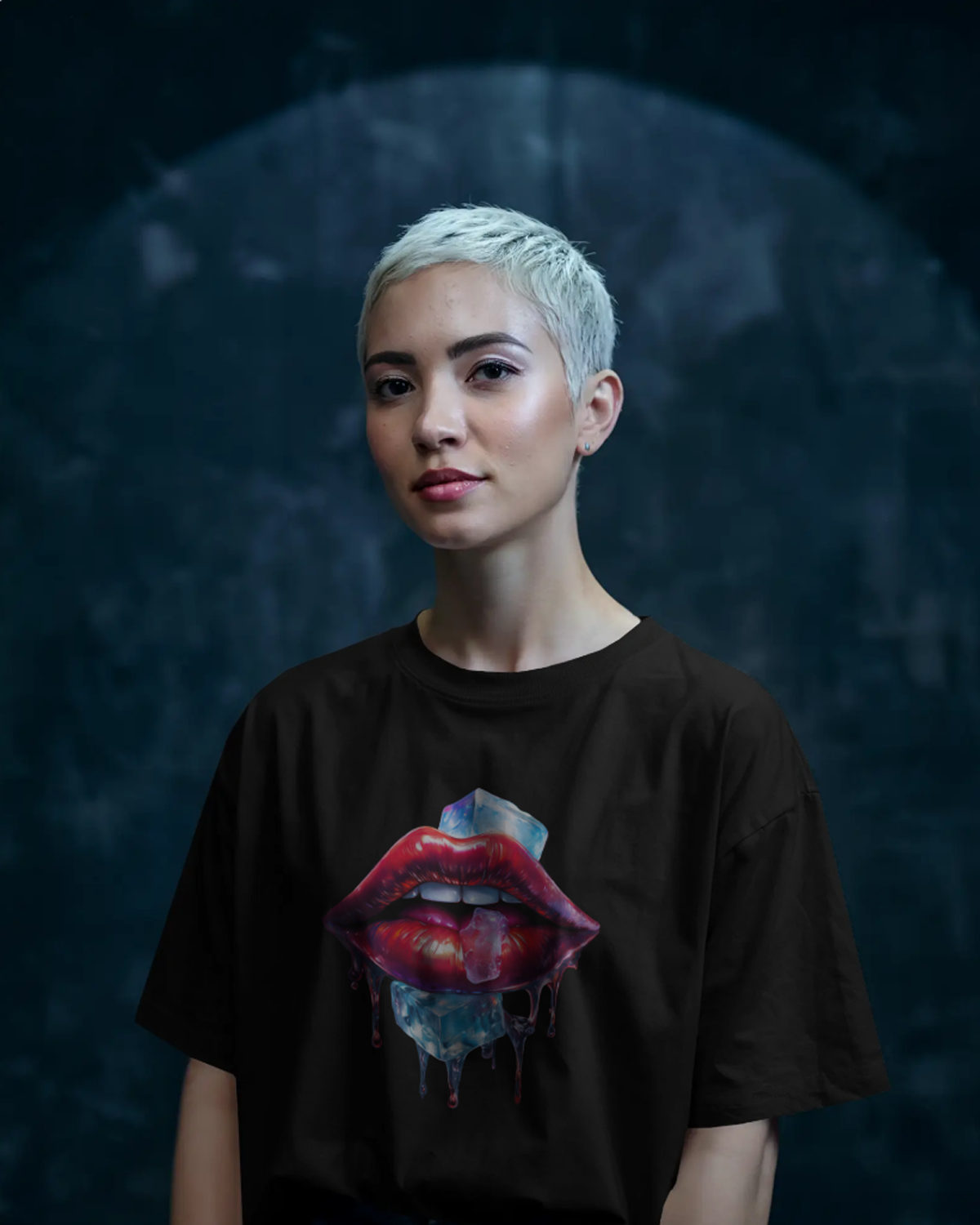 Icy Lips Graphic Black Oversized T-Shirt for Women – Aesthetic Streetwear Tee