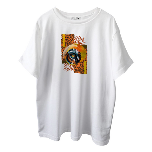Predator’s Gaze White Oversized T-Shirt for Men & Boys – Bold Tiger Eye Graphic Tee