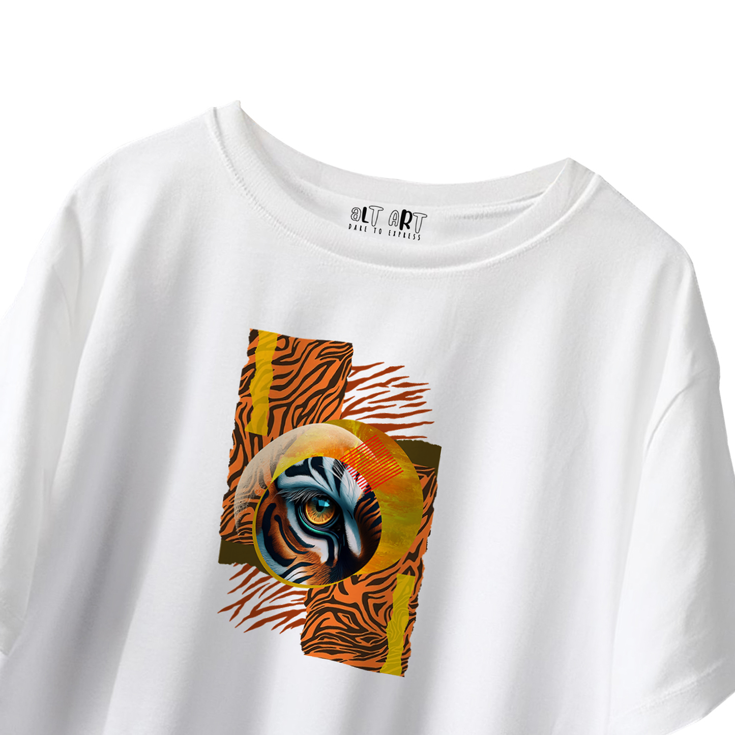 Predator’s Gaze White Oversized T-Shirt for Men & Boys – Bold Tiger Eye Graphic Tee