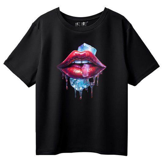 Icy Lips Graphic Black Oversized T-Shirt for Women – Aesthetic Streetwear Tee