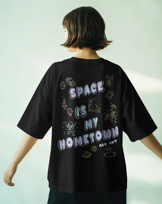 Space is My Hometown Women’s Black Oversized T-Shirt – Trendy Astronaut Graphic Tee for Women & Girls